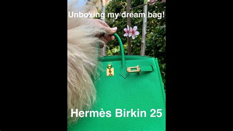 Unboxing an Hermès Birkin 25 in Bamboo green (togo leather